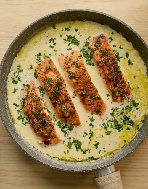 Salmon with cream